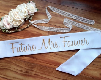 Custom Future Mrs Sassy Sash / Boho Bride sash / Bachelorette sash / Bride to Be sash / Hen Night sash / Bachelorette sash/ Bride Gift