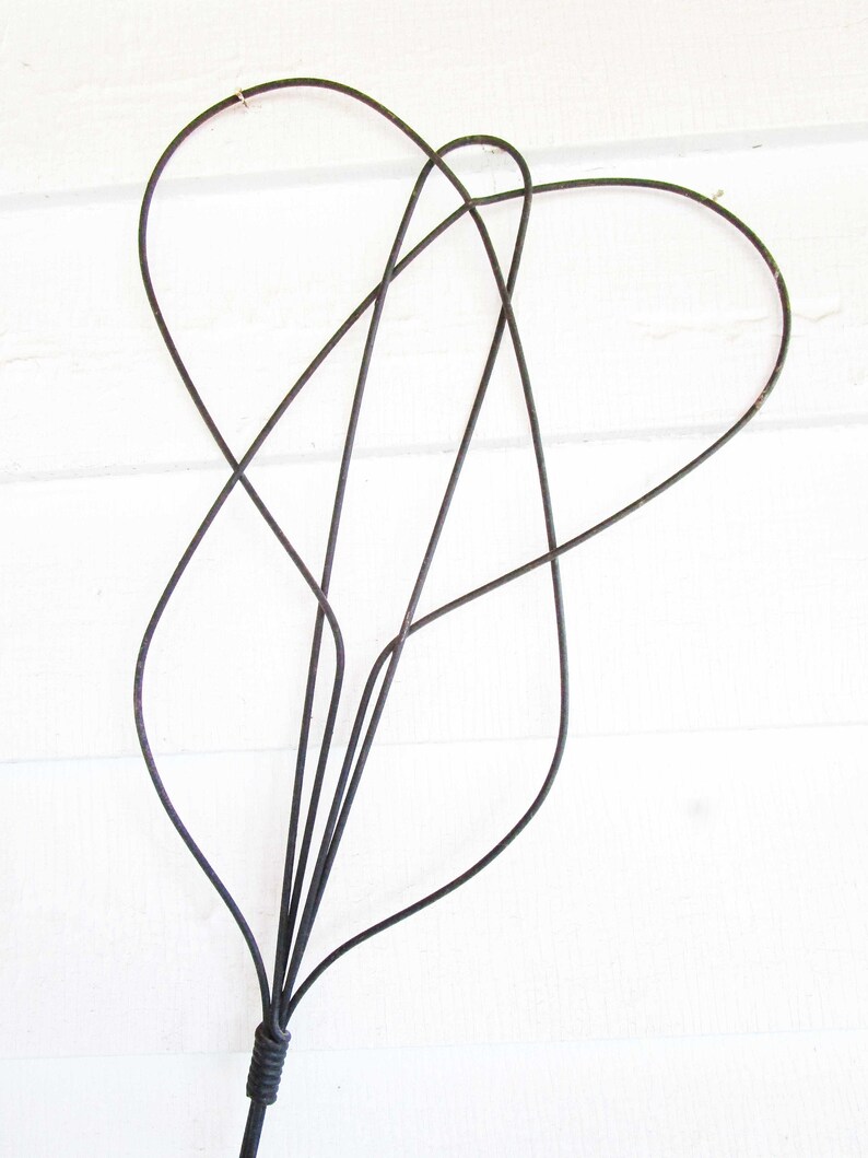 Metal Twisted Wire With Wood Handle Collectible Rug Whip Rustic Rug WhipBeater Double Loop Whip Vintage Kitchen Tools 1900s