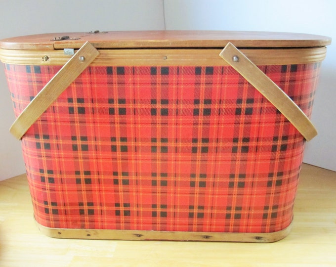 A Large Tartan Plaid Covered Picnic Basket From Hawkeye Baskets Bent
