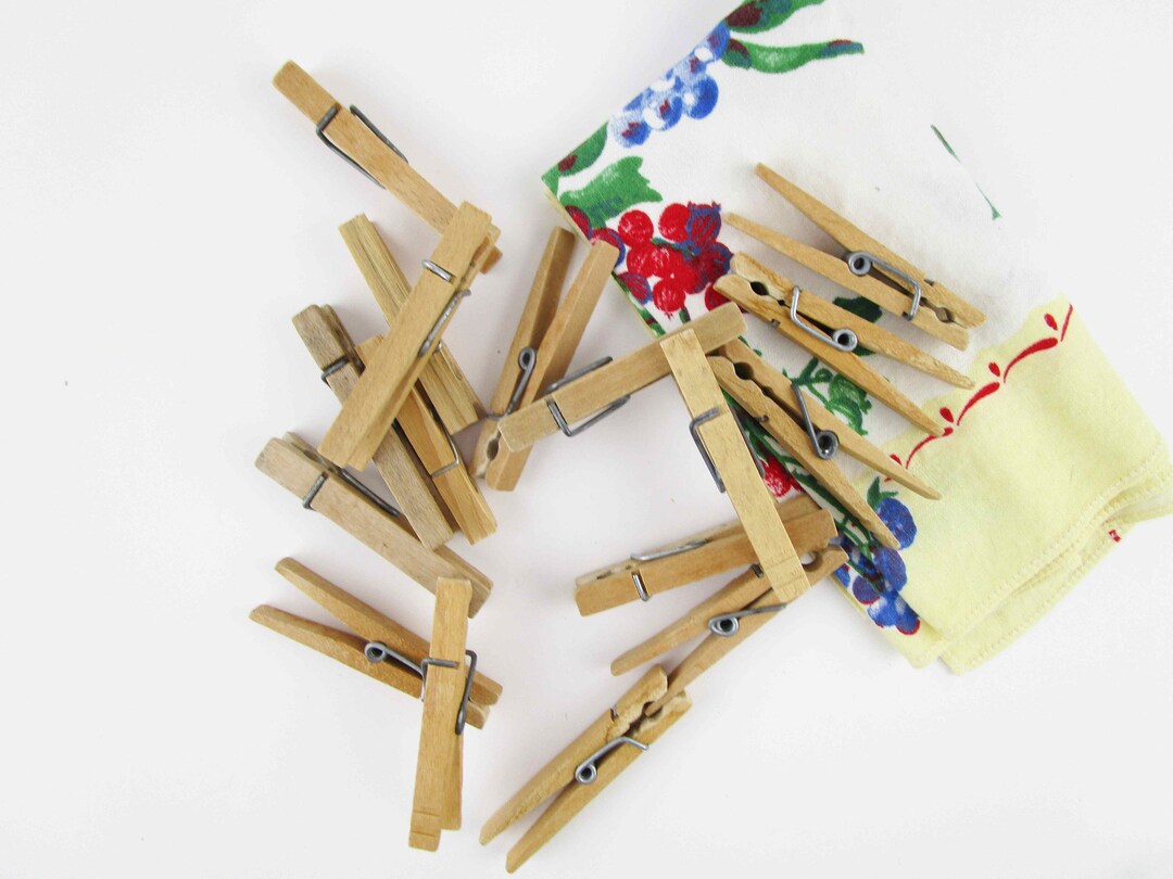 Vintage Wood Clothespins Bunch of Clothespins 17 'pinch' Wood Clothes ...
