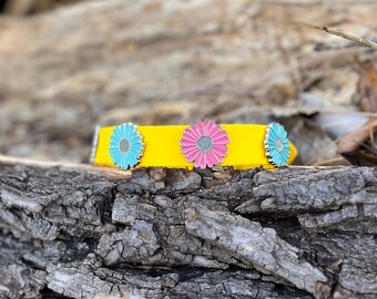 Collare per cani Biothane giallo con fiori pastello rosa e blu margherite femminile ragazza bella
