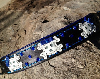 Collare per cani in pelle: collare per cani Martingale con teschi femminili e strass, teschi in pelle da 1,5" cuciti a mano con piccoli fiocchi blu