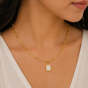 Collar rectangular de cristal blanco con cadena tipo clip, collar de latón chapado en oro de 14 quilates, colgante de piedra preciosa blanca, elegante joya llamativa.