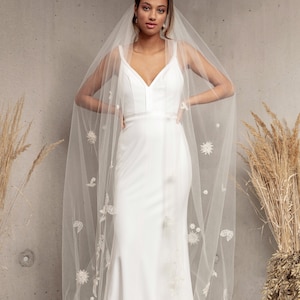 Embroidered Wedding Veil Floral Cathedral Bridal Veil Beaded Wildflower Veil 3D Flower Veil Long Boho Veil Organza Petal & Leaves, BALDWIN