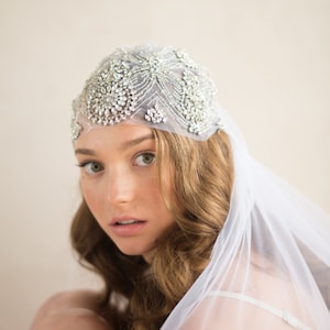 Voile de mariage en perles Art déco, casque de mariée Gatsby le cap, voile de Juliette, cristal brodé strass des années 1920, voile du bout des doigts, mariée bohème, DAISY