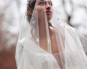 Celestial Wedding Veil Star Beaded Bridal Veil Moon & Stars Embroidered Veil Crystal Embellished Statement Veil Cathedral Long Veil ESTRELLA