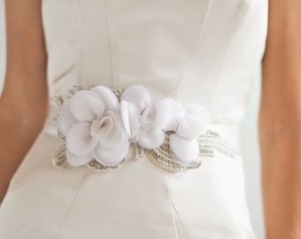 Floral Wedding Dress Belt White Bridal Sash with Flowers 3D Applique Belt Beaded Leaf & Vine Trim Sash Rosette Boho Belt Accessory, FLORA