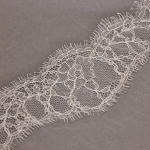 French Chantilly Lace by the Yard Fabric Swatch for Bridal Veil Off White Eyelash Edge Lace Delicate Scallop Lace Trim, LETITIA LACE by Camilla Christine Wedding Accessories