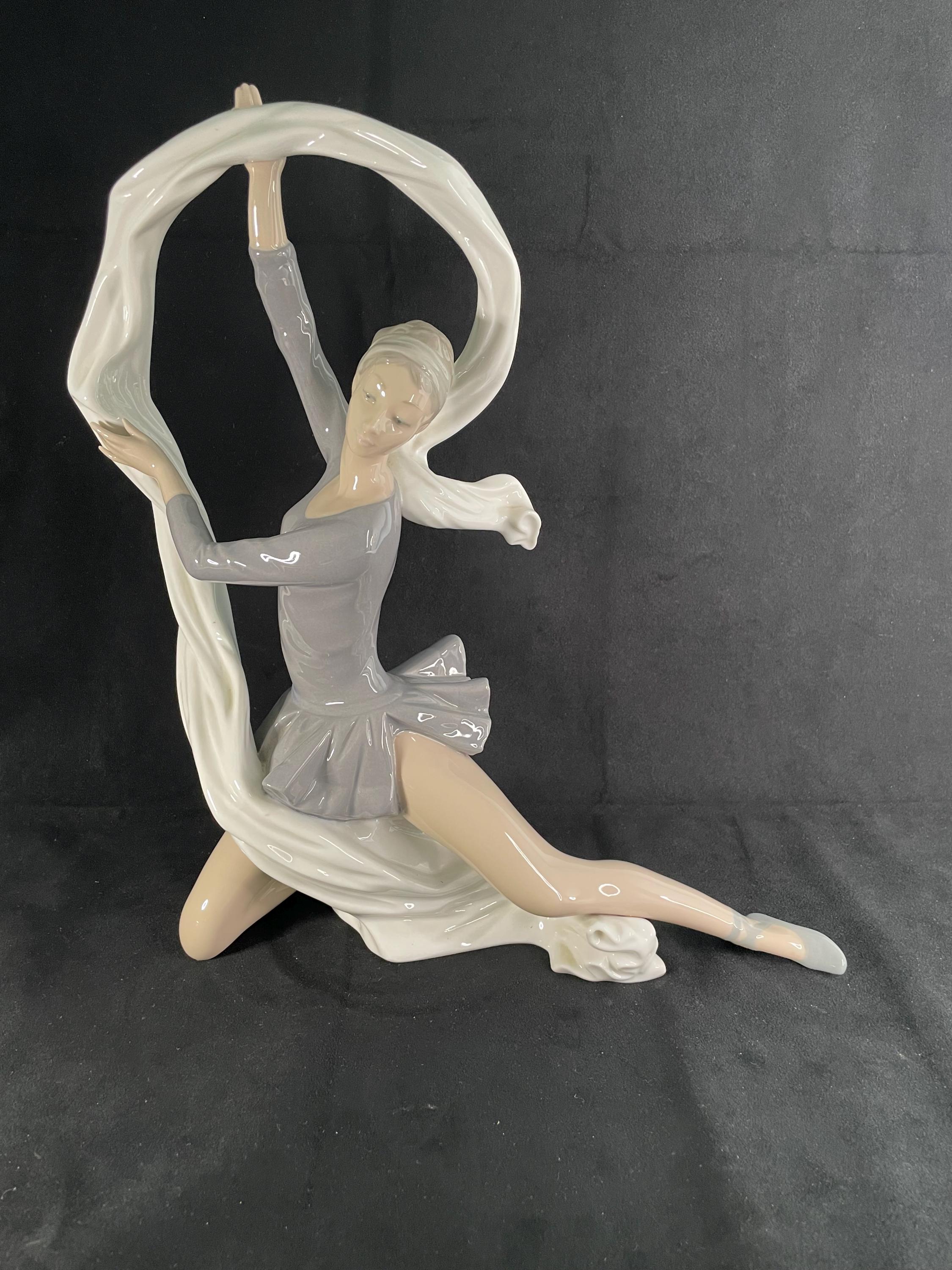 Nao Lladro Ballerina - Etsy