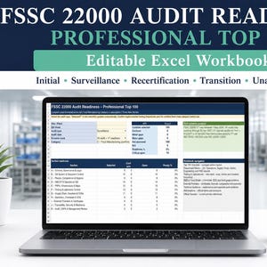 Op de afbeelding: Een laptop met een bewerkbaar Excel-werkboek FSSC 22000 Audit Readiness Professional Top 100, vergezeld van een bijpassende blauwe doos met dezelfde titel en Dr. FSQA-branding, voorzien van een schildpictogram met een vinkje.