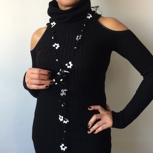 Long Crochet Necklace, Black White Wrap Lariat, Boho Oya Beaded Necklace, Star Flower Lanyard, Monochrome Jewelry