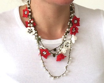 Handmade Crochet Flower Necklace, Pearl Beadwork, Boho Oya Jewelry