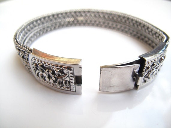 Details about SOLID STERLING SILVER 925 HEAVY BANGLE CUFF MODERN STYLE BRACELET Details about SOLID STERLING SILVER 925 HEAVY BANGLE CUFF MODERN STYLE BRACELET