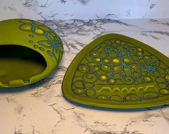 Ensemble de poterie d'art en céramique Sascha Brastoff – Vases sculpturaux floraux chartreuse turquoise (signés)