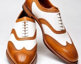 Scarpe Oxford in pelle fatte a mano, brogue wingtip bianche e cognac, calzature eleganti da uomo