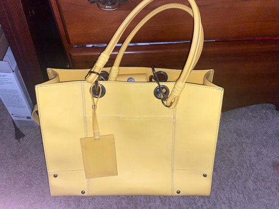 Beautiful YELLOW vintage LARGE Handbag    Exc con… - image 2