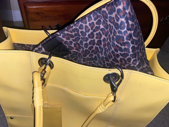 Beautiful YELLOW vintage LARGE Handbag    Exc con… - image 4