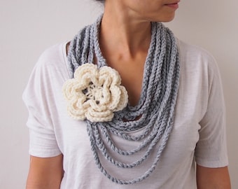 Crochet pattern, Loop infinity circle scarf, oversized flower chain chunky cowl, statement necklace, DIY photo tutorial