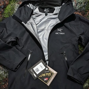 Arcteryx Alpha SV Goretex Unisex Outdoor Shell | Waterproof Windbreaker Jacket - Perfect Gift for Him