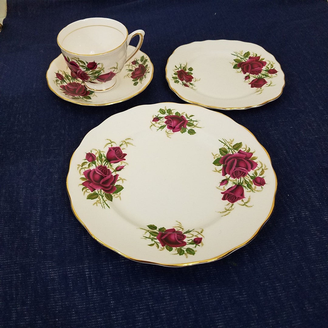 Colclough Bright Red Rose Pattern 4 Pc Set Luncheon Dessert Cup ...