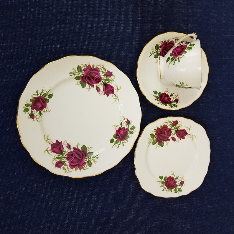 Colclough Bright Red Rose Pattern 4 Pc Set Luncheon Dessert - Etsy