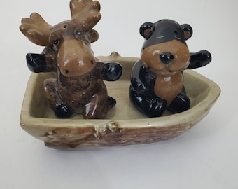 Sonoma Lifestyle Lodge Moose And Bear In Boat Salt And Pepper Shakers