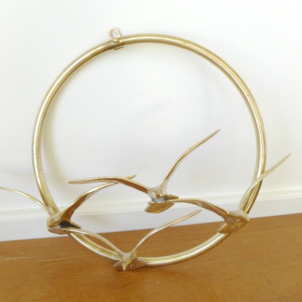Circular brass bird wall hanging, metal art