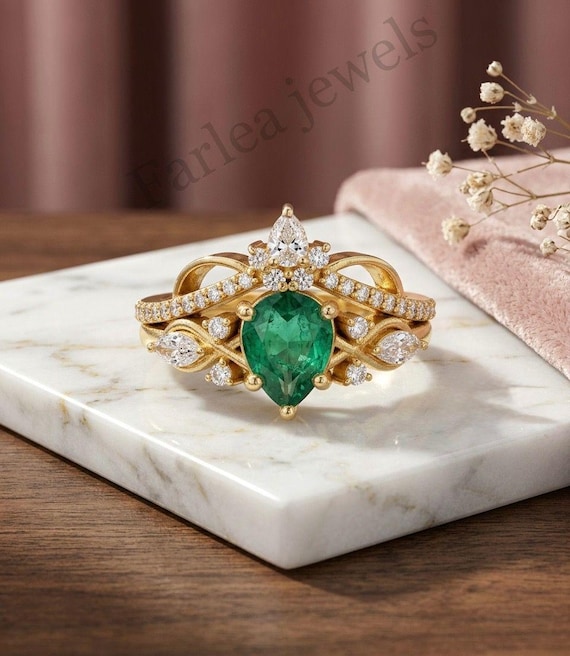 Pear Cut Emerald Statement Ring, Gold Tone Floral Crown, Vintage Inspired (8x6mm)