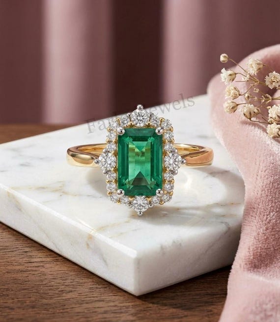 Emerald Cut Green Stone Halo Engagement Ring for Women, Vintage Style Moissanite Wedding Ring, Statement Ring, Anniversary Gift for Her.