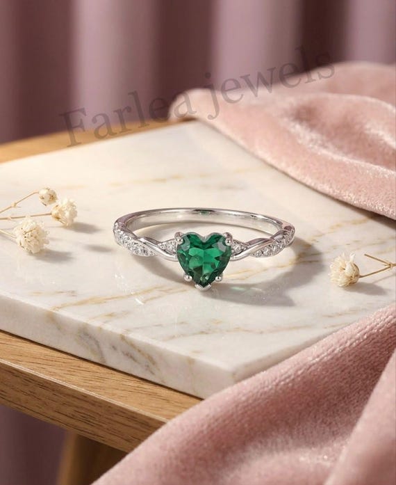 Heart-Cut Emerald Ring, 6x6mm Green Gemstone, Sparkling Accent Stones, Romantic Jewelry