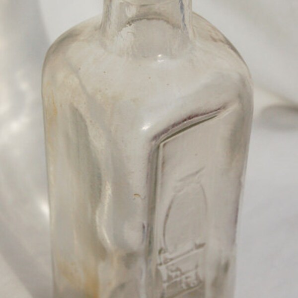 Rare smaller size Square Antique old OWL DRUG Co bottle w/ embossed pic OWL, San Francisco