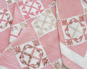 Antique Quilt, 1880s Double Pink and White Clover Blossom Quilt with Provenance, Ivy Quilt, Handmade Antique Quilt, 93" x 79"