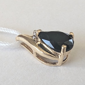 14-karaats massief gouden vintage hanger met zwarte onyx en diamant