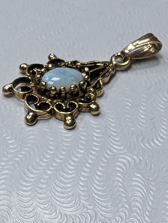 14 Karat Gold Opal Vintage Estate Piece Pendant