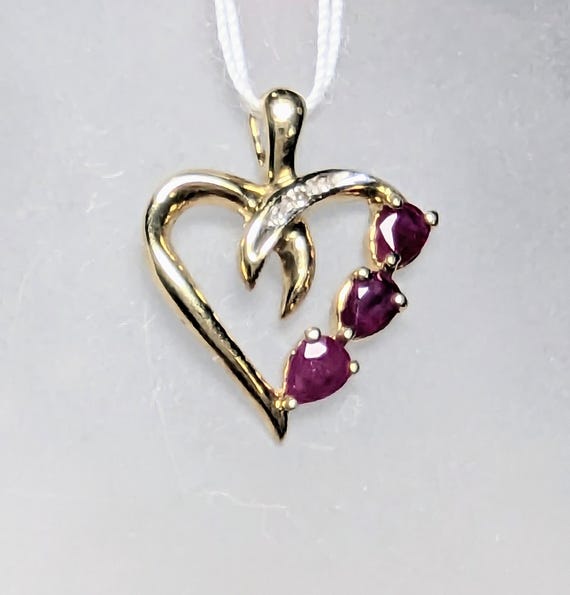 10 Karat Solid Gold, Ruby with Diamond Vintage Es… - image 4