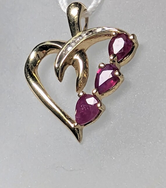 10 Karat Solid Gold, Ruby with Diamond Vintage Es… - image 2