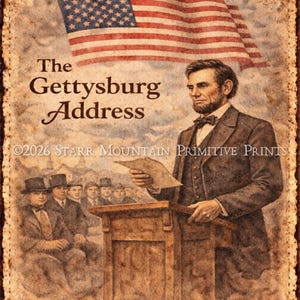 Puede incluir: Una impresión de estilo vintage que representa a Abraham Lincoln pronunciando el discurso de Gettysburg. La bandera estadounidense ondea sobre él. La impresión tiene un tono sepia y un aspecto envejecido, con el texto "The Gettysburg Address".
