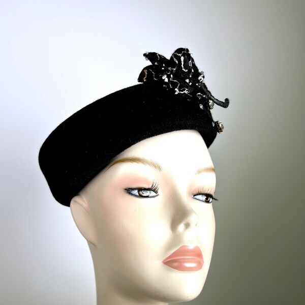 Vintage 1930'S Fabric Flapper Cloche HAT Black Topper with Lace and Ribbon Cording