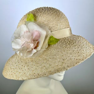 Kentucky Derby Cloche Hat Women&#39;s Natural Knotted Sisal Straw Summer Vintage Flower