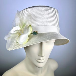 Kentucky Derby White Cloche Hat Women&#39;s Natural Parasisal Straw Summer Hat Handmade