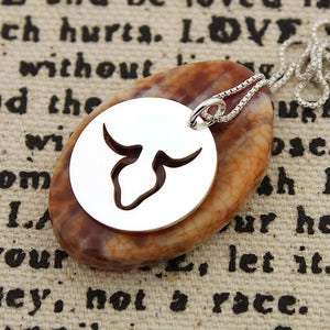 Taurus Halskette Astrologie Sternzeichen Schmuck Sterling Silber Charme runden Charme personalisierte Geschenk Geburtstagsgeschenk - Horoskop Symbol Geschenkidee