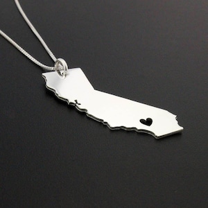 Shiny Silver Love California Necklace Shiny Silver Love California Necklace