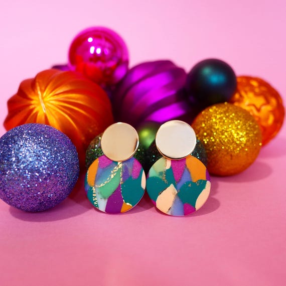 FOLK boucles d'oreilles colorées et feuille d'or