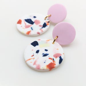 Boucles d'oreilles TERRAZZO Rose pâle / marine