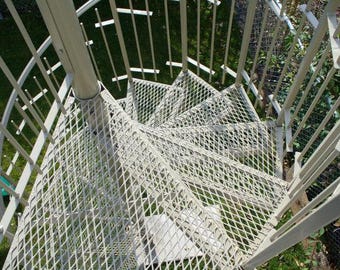 Metal gastado en los escalones de la escalera de caracol para 60" y 64".