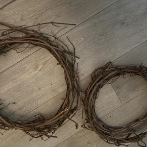 Wild Grape Vine Wreaths, Natural Dried Craft Base, All-Season Decor (Fall Garland)