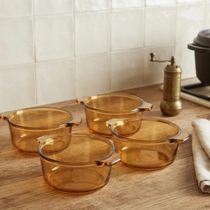 Vintage Pyrex bärnstensfärgade glas individuella grytkoppar set om 4