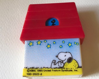 60s Snoopy Pencil Sharpener. Vintage Snoopy Doghouse Cased Sharpener. Snoopy Peanuts Woodstock in Red House. Rare Collectible Snoopy Gift