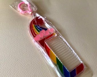 80s Rainbow Comb Key Holder. Vintage Kitschy Cute Keychain. Kids Plastic Mini Comb. Rainbow Hearts Novelty Keychain. Vanity Gift for Girls.