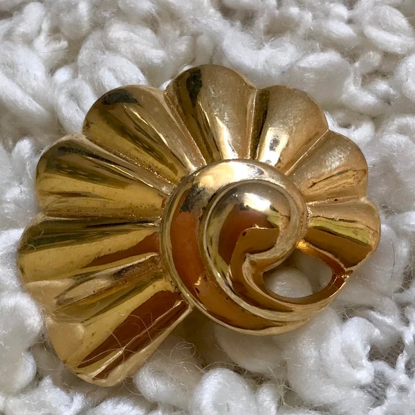 1980s Twirl Brooch Pin. Gold Plated Seashell Brooch. 80s Luxury Faux Bijoux. Vintage Statement Brooch.